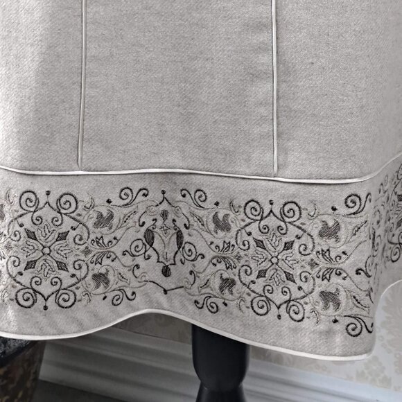 Ann Taylor Size 0 Tan A-Line Skirt Embroidered Floral Bottom Wool Blend EUC - Picture 2 of 10